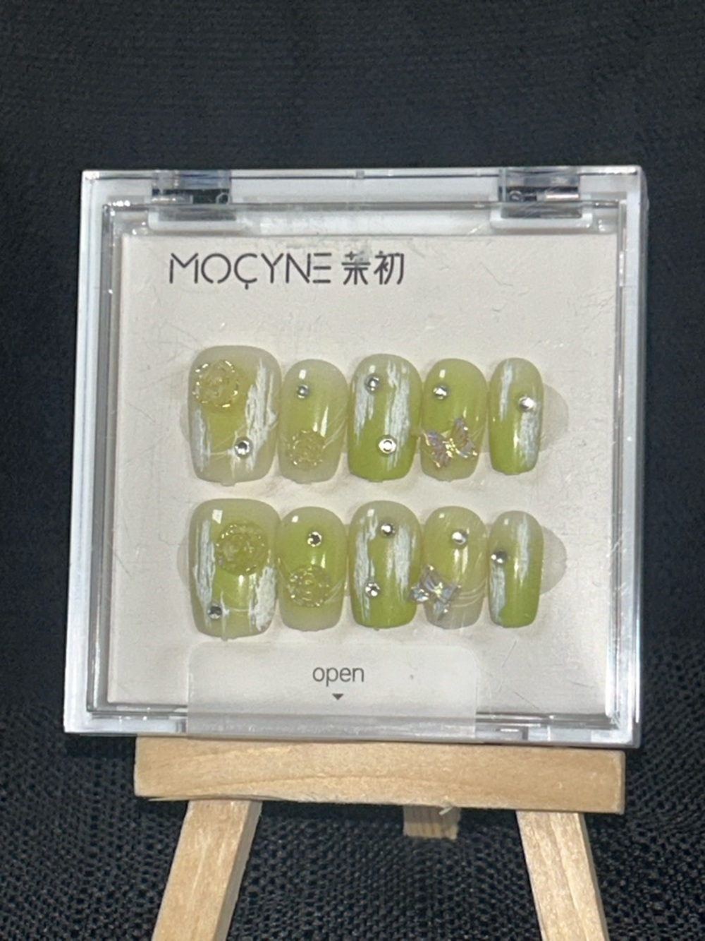 Green 3D Press On Nails Short Square Glossy Nails Gem Accent Nail Set